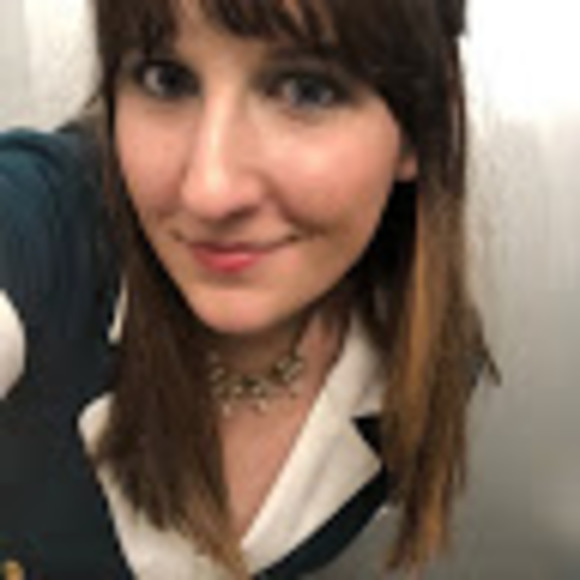 Profile Picture of Nicole Engesath (@nicoleengesath) on Poshmark