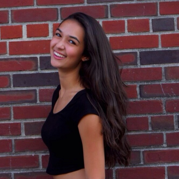 Profile Picture of Jordyn Janusz (@jordynnevada) on Poshmark