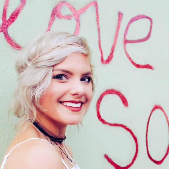 Profile Picture of Andrea Zaworski (@alzbetch) on Poshmark