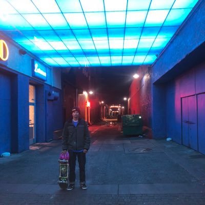 Profile Picture of Levi Thompson 𖤐 (@levicallum) on Twitter