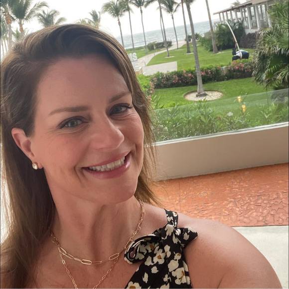 Profile Picture of Brenda Grohall (@brendagrohall) on Poshmark