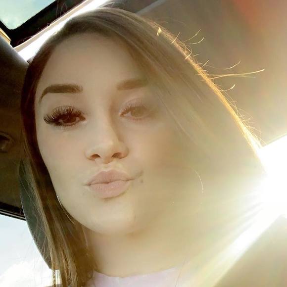 Profile Picture of Emily Hurlbert (@emilyhurlbert) on Poshmark
