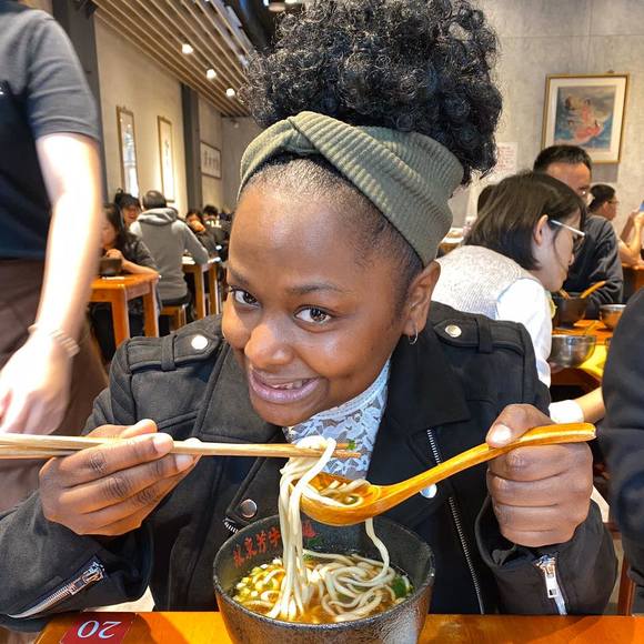 Profile Picture of Candice Rollerson (@candydivagirl) on Poshmark