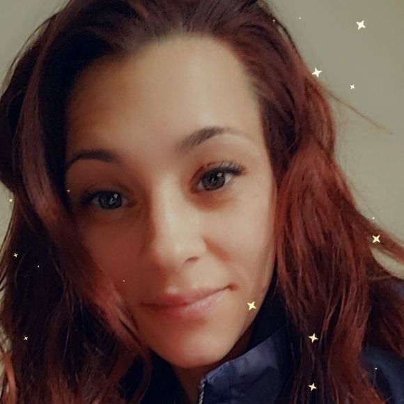 Profile Picture of Amanda Benemann (@abenemann) on Poshmark