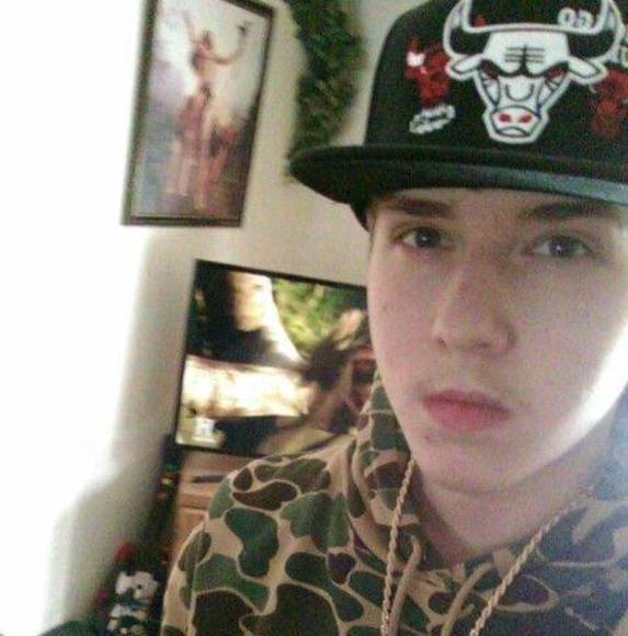 Profile Picture of Aaron Kallies (@aaronkallies) on Poshmark