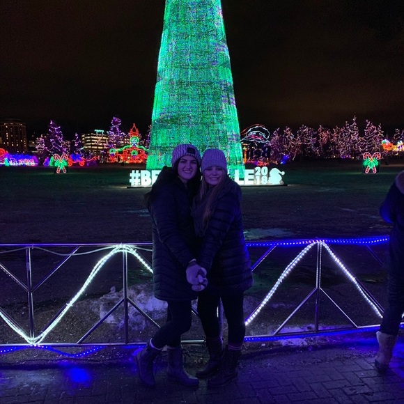 Brbreanna Bernardson - Poshmark Profile Picture of Brbreanna Bernardson (@bbernardson) on Poshmark