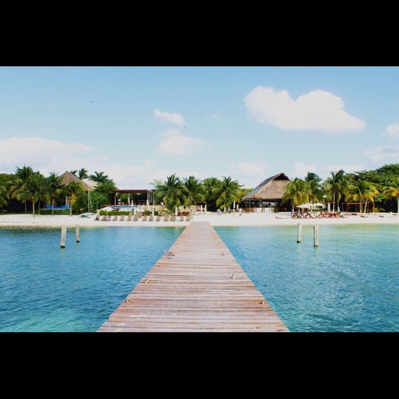 Profile Picture of Jiaojiao Li (@jiaojiao_27cn) on Poshmark