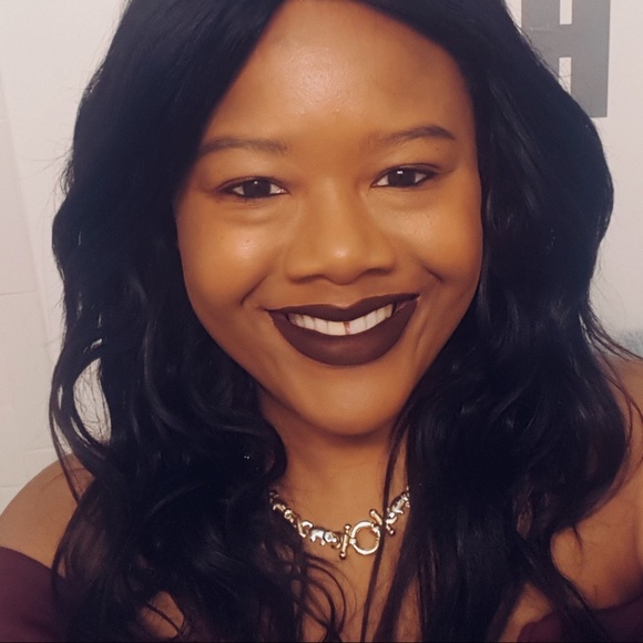 Profile Picture of Bashiyra Windley (@shiyra21) on Poshmark
