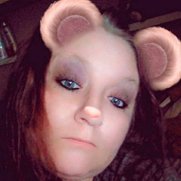 Profile Picture of Kimberly Blevins (@kimblevins14) on Poshmark