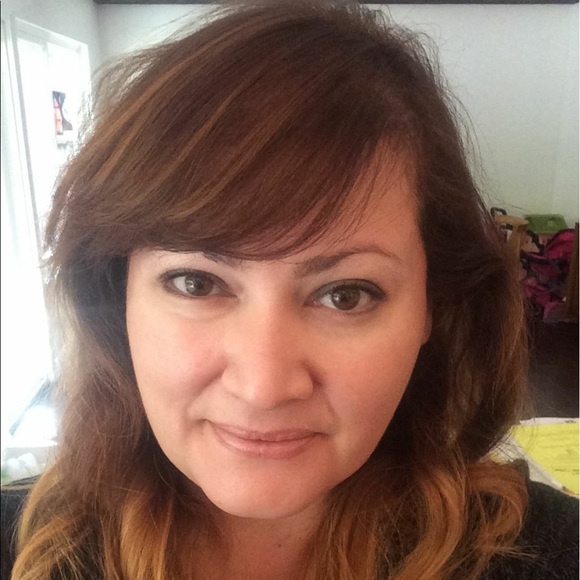 Profile Picture of Lorena Sigala (@lolo3hearts) on Poshmark