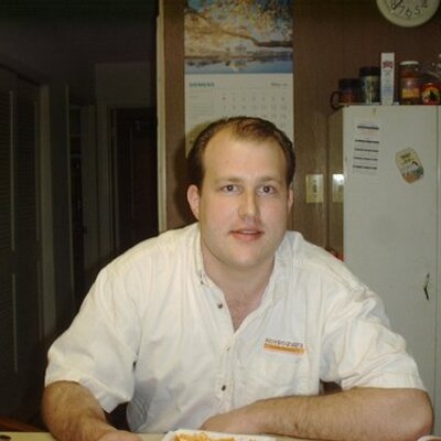 Profile Picture of Jason Marshburn (@MarshBeaumont) on Twitter