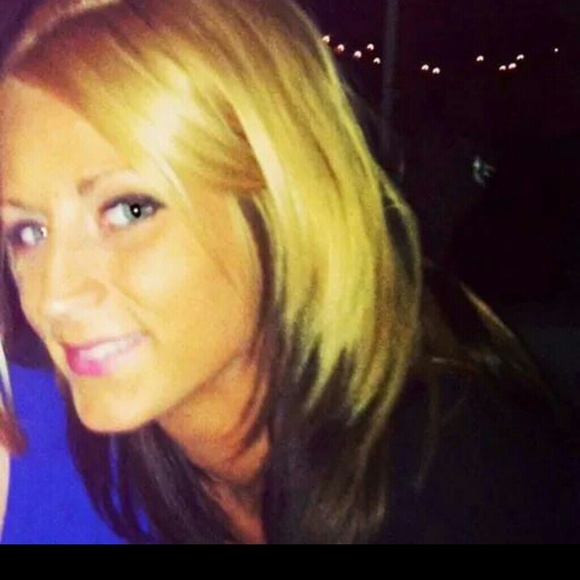 Profile Picture of Kelly Zajac (@kellyrenee25) on Poshmark