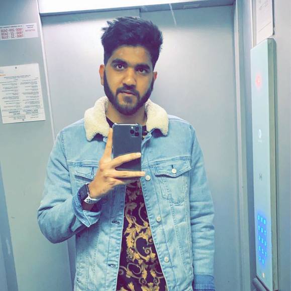 Profile Picture of Rushabh Shah (@rusveer86) on Poshmark