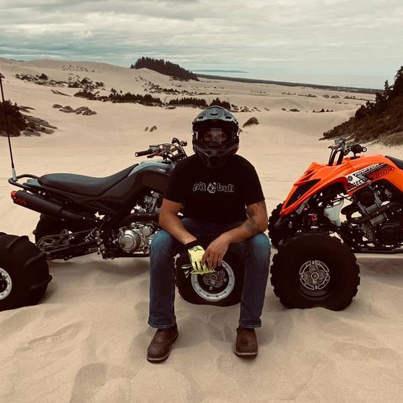 Profile Picture of Casey Samoylich (@casey_samoylich) on Poshmark