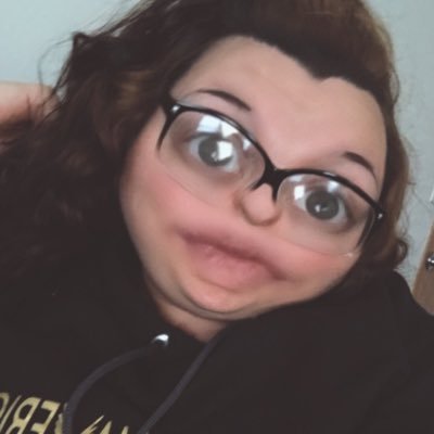 Profile Picture of Miranda Hodge (@mirandahodge13) on Twitter