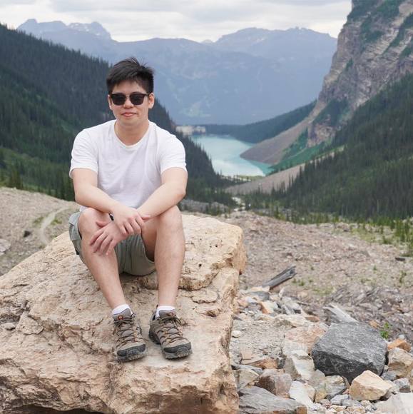 Profile Picture of Eugene Lau (@eugenelau) on Poshmark