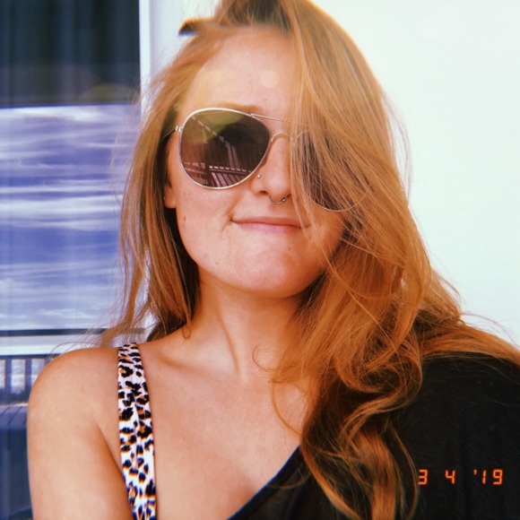 Profile Picture of Shannon Karabaic (@shankarabaic) on Poshmark