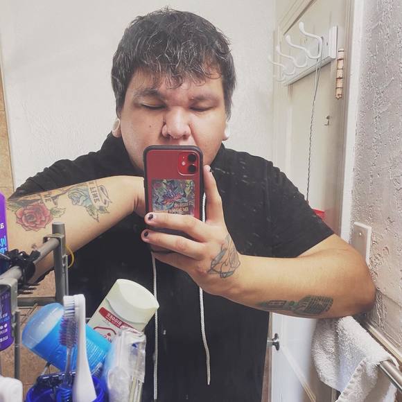 Profile Picture of James Vasquez (@jvasquez4l) on Poshmark