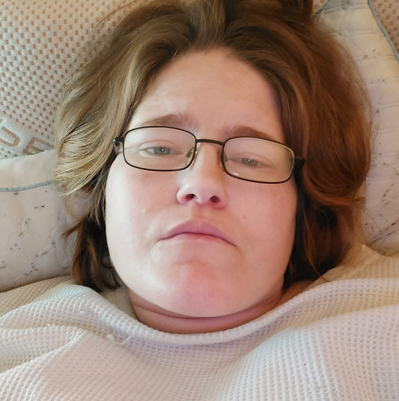 Profile Picture of Jenna Pontious (@rose_a_fire2) on Poshmark