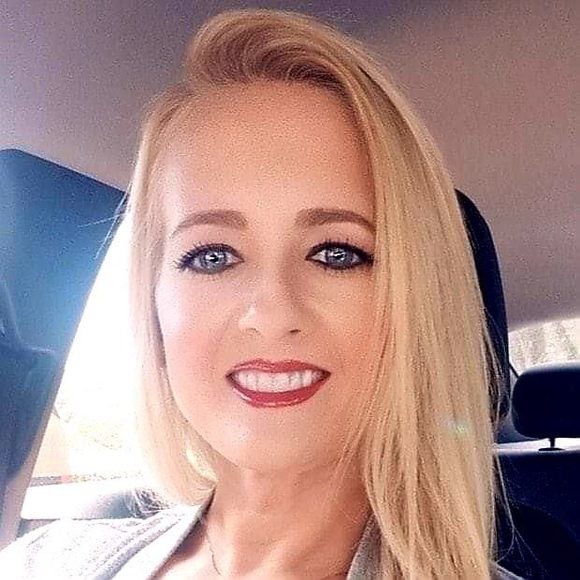 Profile Picture of Lori Berry (@laberry44) on Poshmark