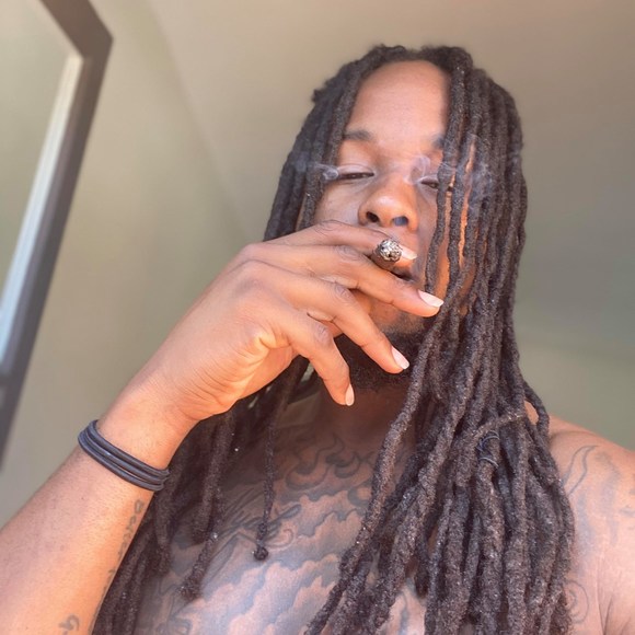 Bennie Coney - Poshmark Profile Picture of Bennie Coney (@blo4) on Poshmark