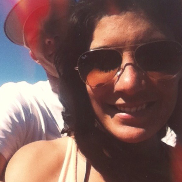 Profile Picture of Shelby Broberg (@shelbyelle) on Poshmark