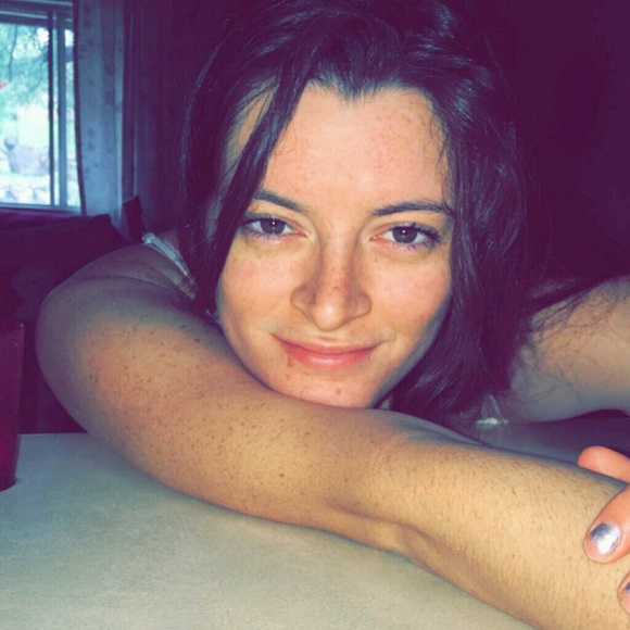 Amanda Kraetsch - Poshmark Profile Picture of Amanda Kraetsch (@mandersk95) on Poshmark