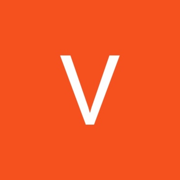 Profile Picture of Violet Cleavinger (@cleavingerv) on Poshmark