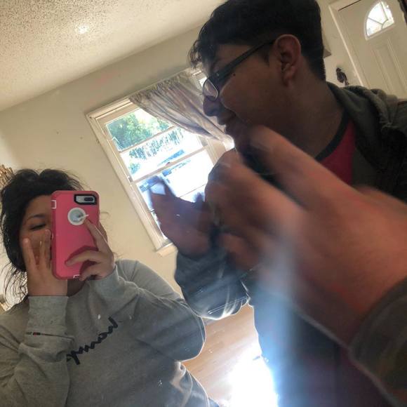 Profile Picture of Alexis Islas (@alexis_islas) on Poshmark