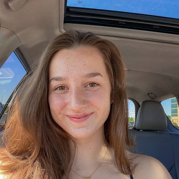 Profile Picture of Katherine Aubert (@katherineaubert) on Poshmark