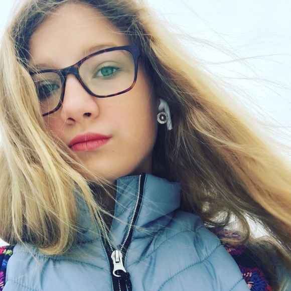 Profile Picture of Gabby Barbarotto (@barbarottog) on Poshmark