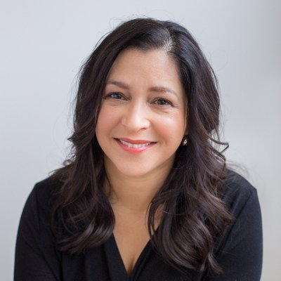 Profile Picture of Lisa McGrath (@LisaMcGrathArt) on Twitter