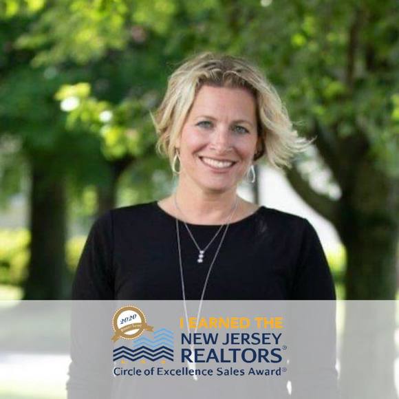 Profile Picture of Danielle Sette (@dmsette) on Poshmark