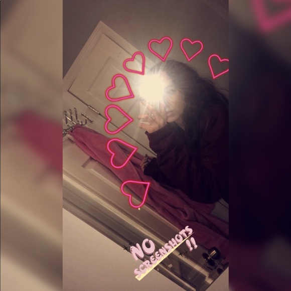 Profile Picture of Mackenzie Brock (@lovekenziemae) on Poshmark