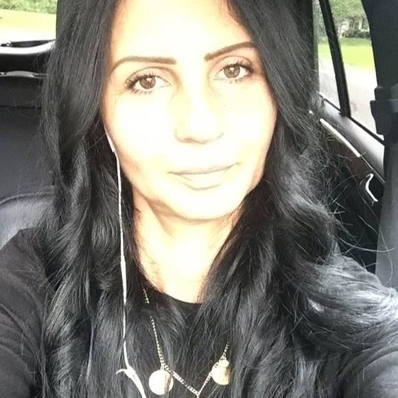 Profile Picture of Mari Dimitrievski (@maridim) on Poshmark