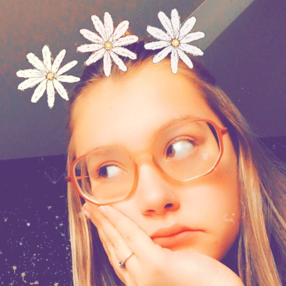 Profile Picture of Ashley Read (@ashleylove915) on Poshmark