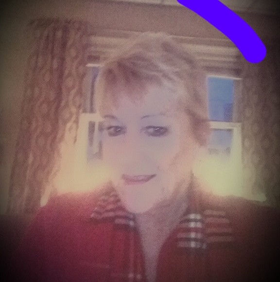 Profile Picture of Becki Ketchuck (@tucker32815) on Poshmark