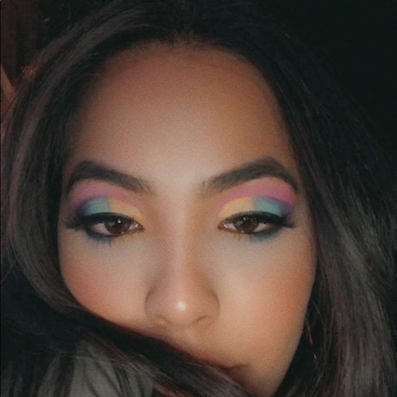 Profile Picture of Sam Cummings (@sameyezam) on Poshmark