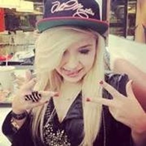 Profile Picture of Isa Santos (@isa.santos.3012) on Myspace