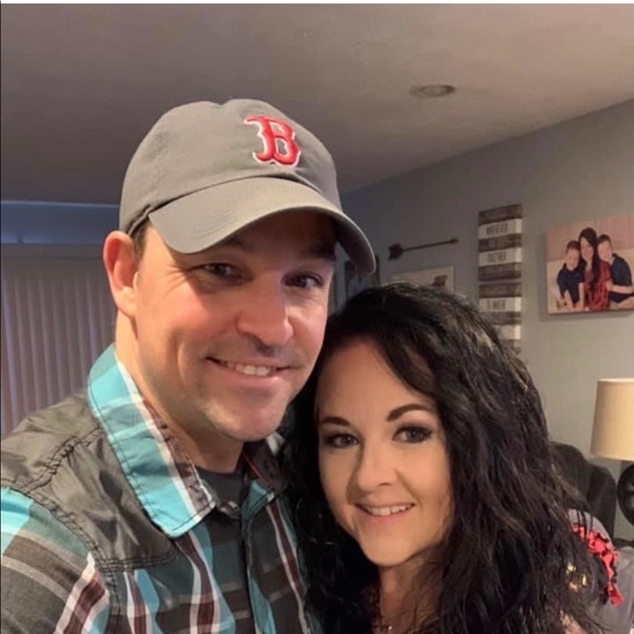 Profile Picture of Julie White (@julienwhite1219) on Poshmark