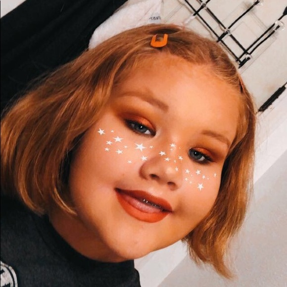 Profile Picture of Eva Black (@evablack680) on Poshmark