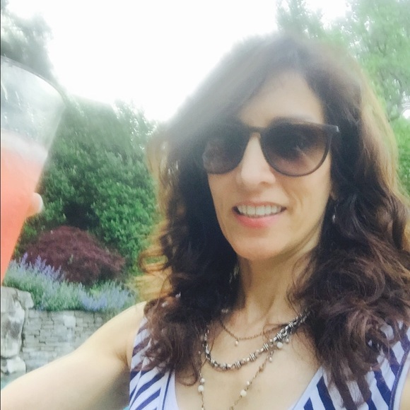 Profile Picture of Andrea Cataneo (@andicat219) on Poshmark