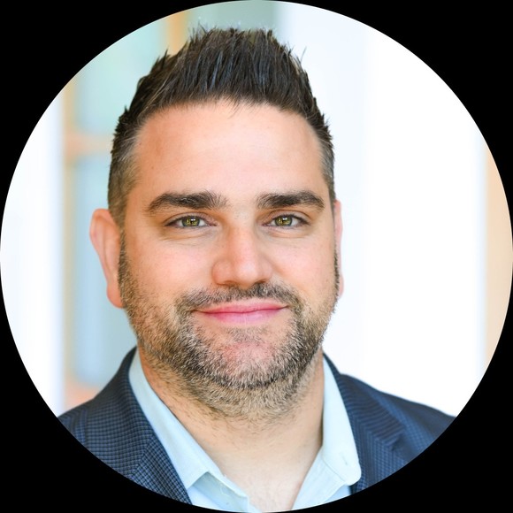 Profile Picture of Jonathan Sawhook (@hooksaw) on Poshmark