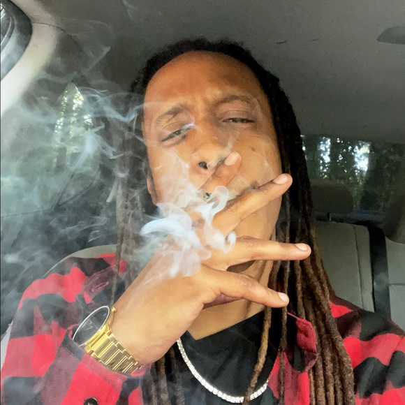 Profile Picture of Jeremy Dixon (@jdixon8816) on Poshmark