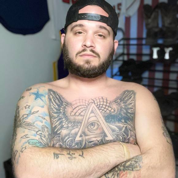 Profile Picture of Travis Cliborne (@tylersdad0987) on Poshmark