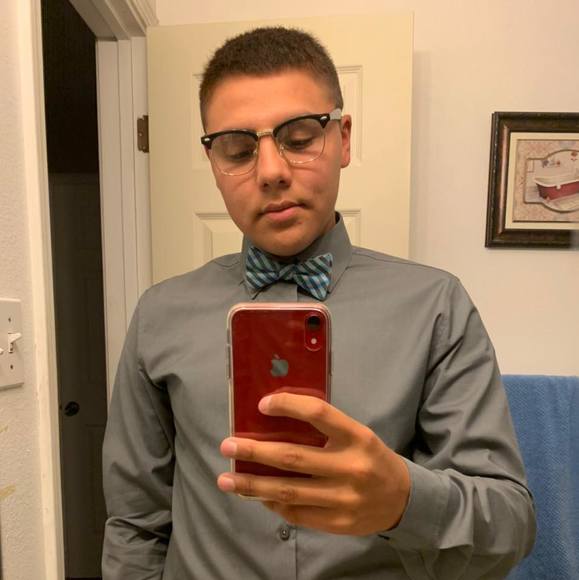 Profile Picture of Daniel Tena (@dt186) on Poshmark