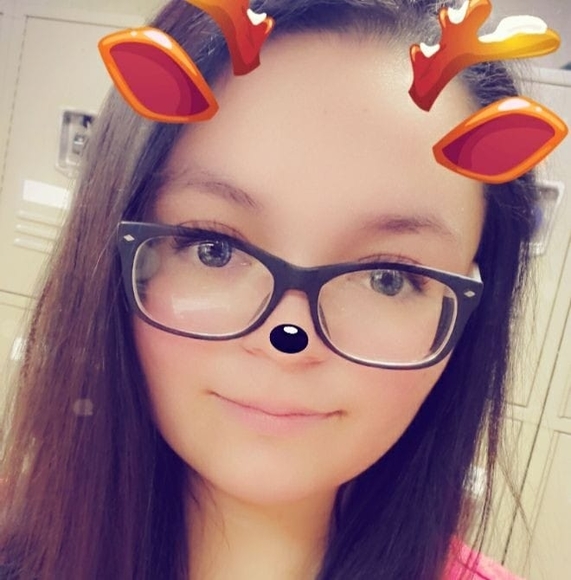 Profile Picture of Crystal Garcia (@crystalg0816) on Poshmark