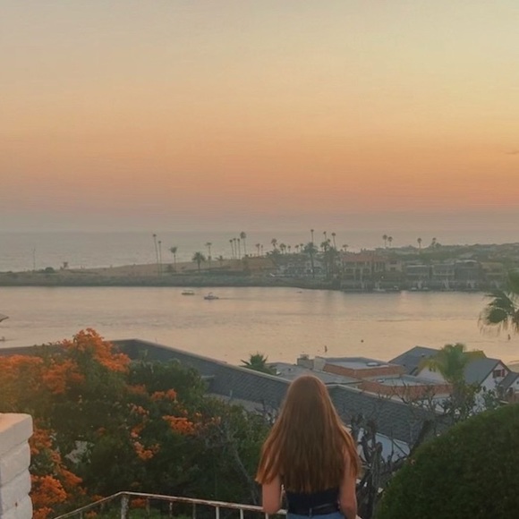 Profile Picture of Kate Blachowski (@kateblachowski) on Poshmark