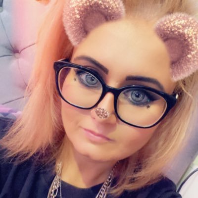 Profile Picture of Stace 🇬🇧🤓🎃🍁🌙❄️ (@StaceMarshall87) on Twitter