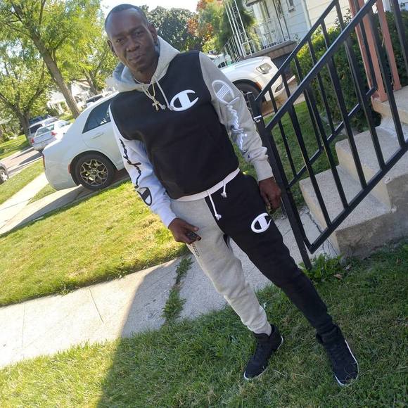 Profile Picture of Adrian Davis (@adriand317) on Poshmark